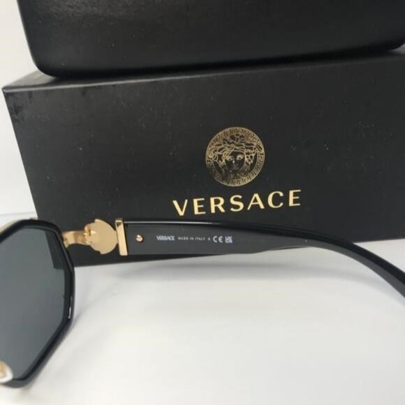 - New - 💯 Original VERSACE VE2228 100287 Dark Gray Irregular Men's Sunglas - Picture 4 of 14